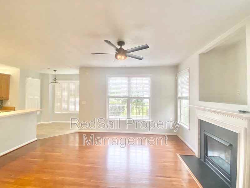 13207 Harbor Dr - Photo 4 of 23