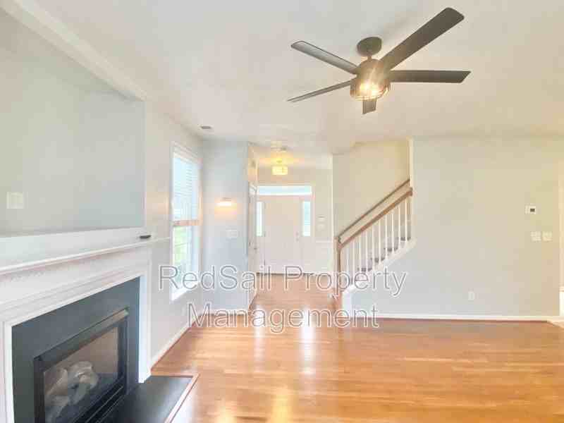 13207 Harbor Dr - Photo 5 of 23