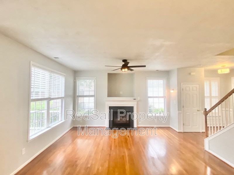 13207 Harbor Dr - Photo 6 of 23