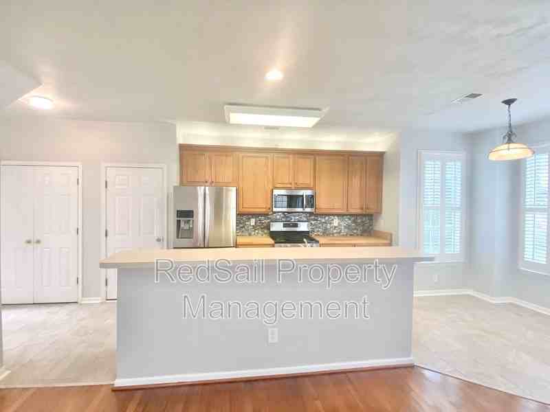 13207 Harbor Dr - Photo 7 of 23