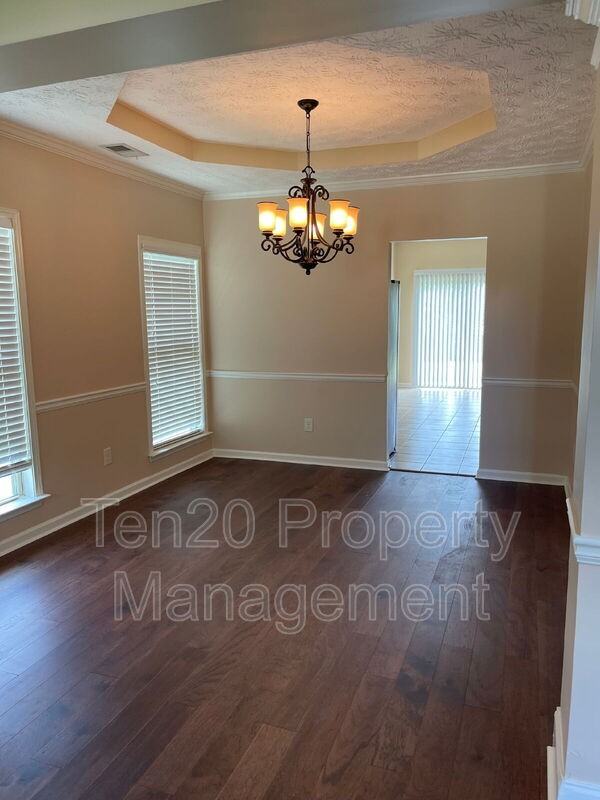 8039 Santee Ct - Photo 3 of 26