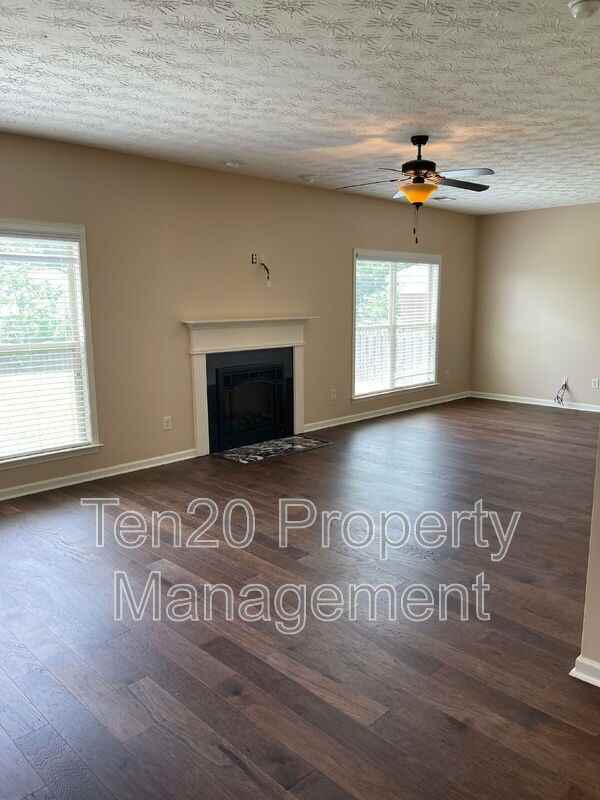 8039 Santee Ct - Photo 7 of 26