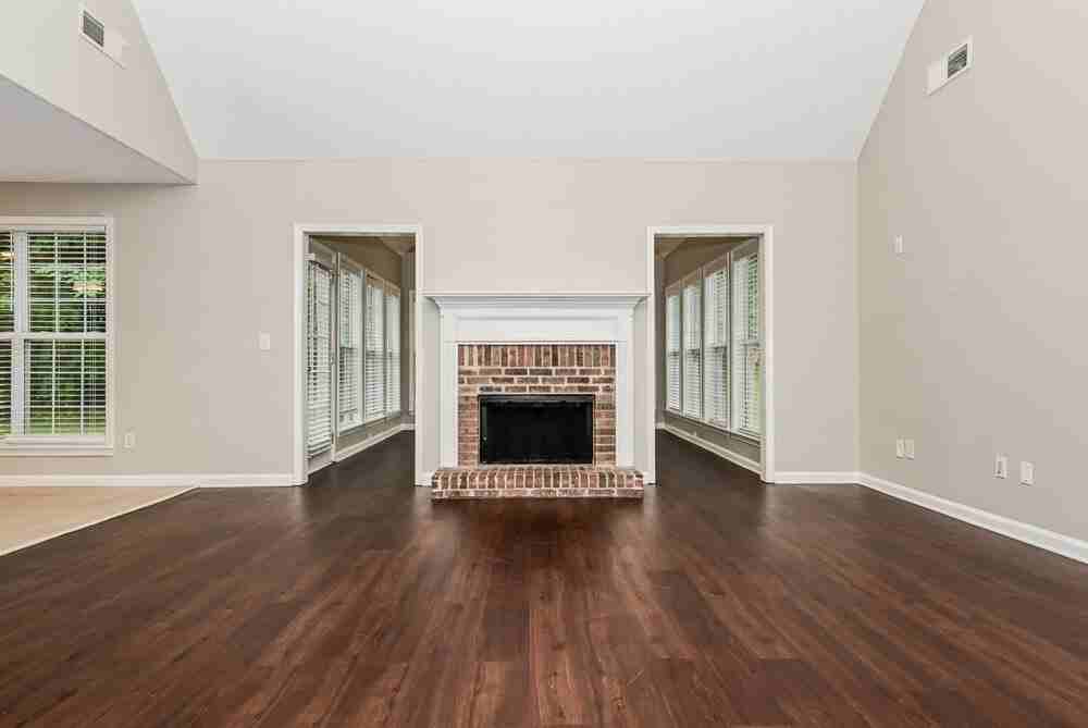 361 Vista Creek Dr - Photo 4 of 17