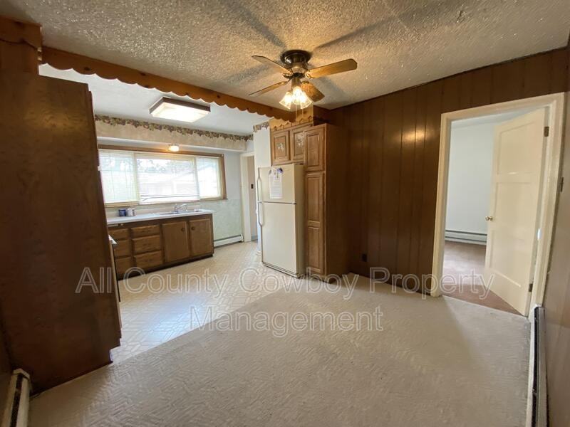 1020 S 11th St - Photo 6 of 14
