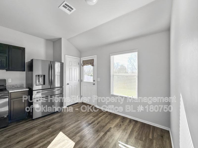 1504 Sandstone Dr - Photo 6 of 20