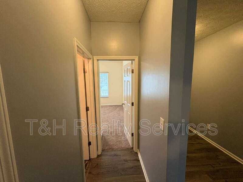 4920 Penoyer Ln - Photo 6 of 26