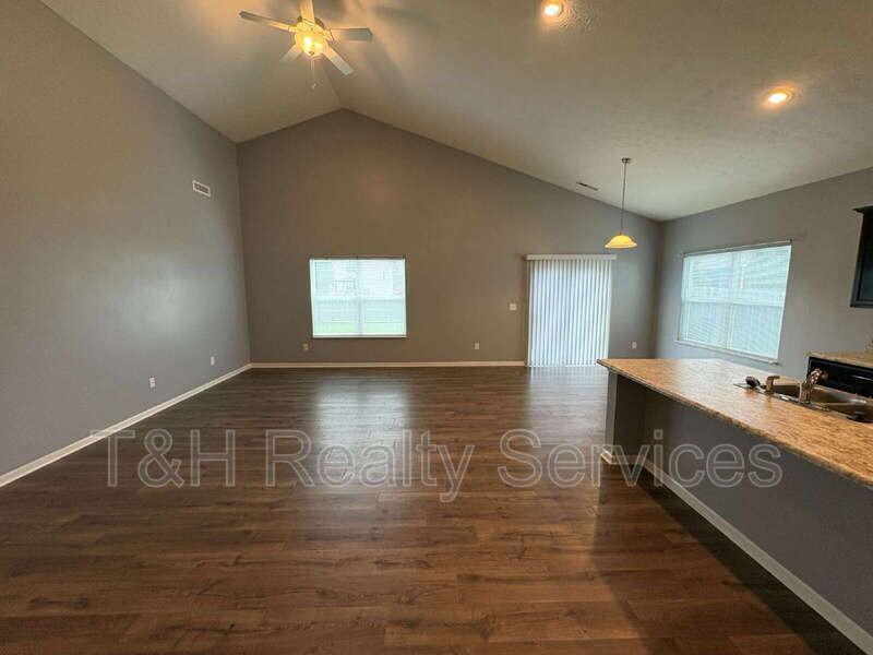 4920 Penoyer Ln - Photo 7 of 26