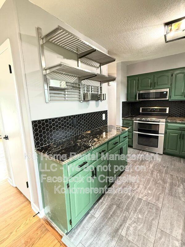 12008 W 91st Ter - Photo 5 of 27