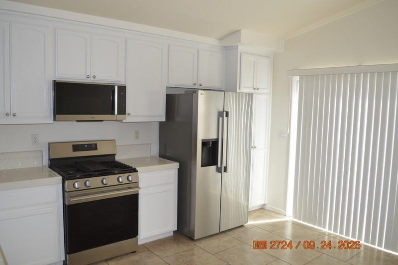 1478 La Sierra St - Photo 3 of 22