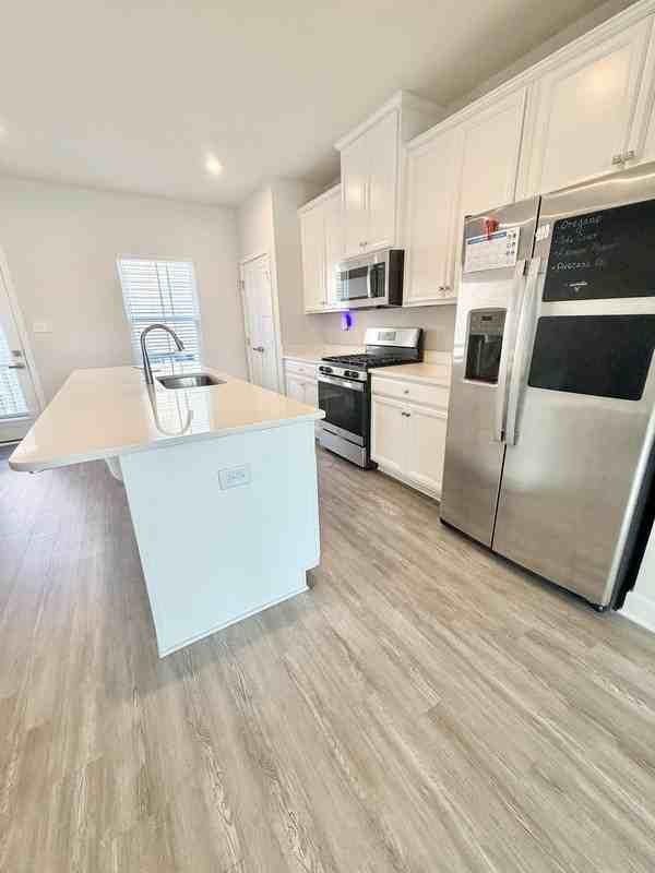 2109 Tobacco Mill St - Photo 6 of 17