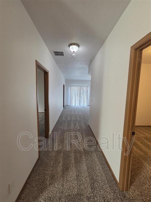 825 S Russell St - Photo 3 of 23