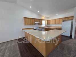 featured image of 825 S Russell St