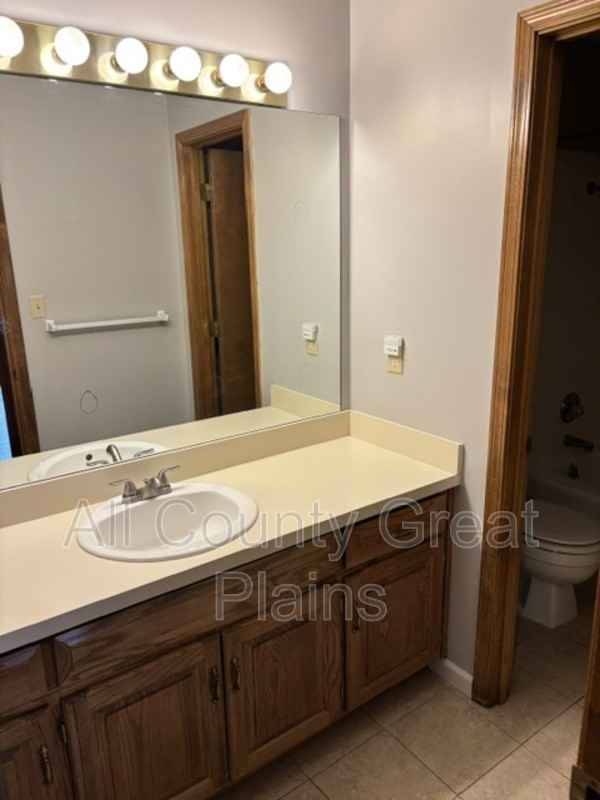 4980 W 60th Ter - Photo 5 of 9