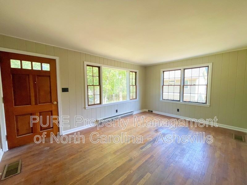 127 Aurora Dr - Photo 2 of 18