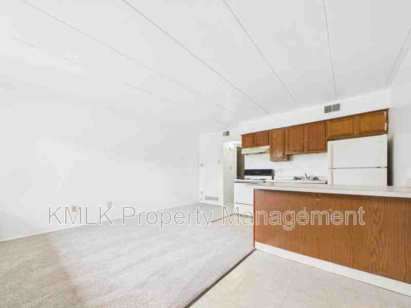 658 Sherman St - Photo 2 of 12