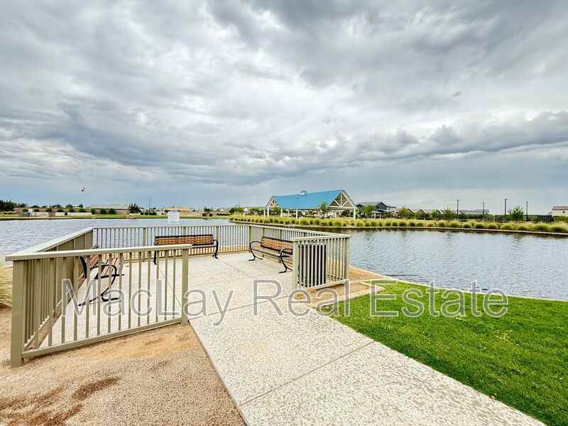 38114 N Front Runner Ln - Photo 4 of 25