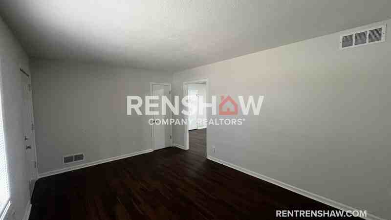 4454 Deerland St - Photo 3 of 19