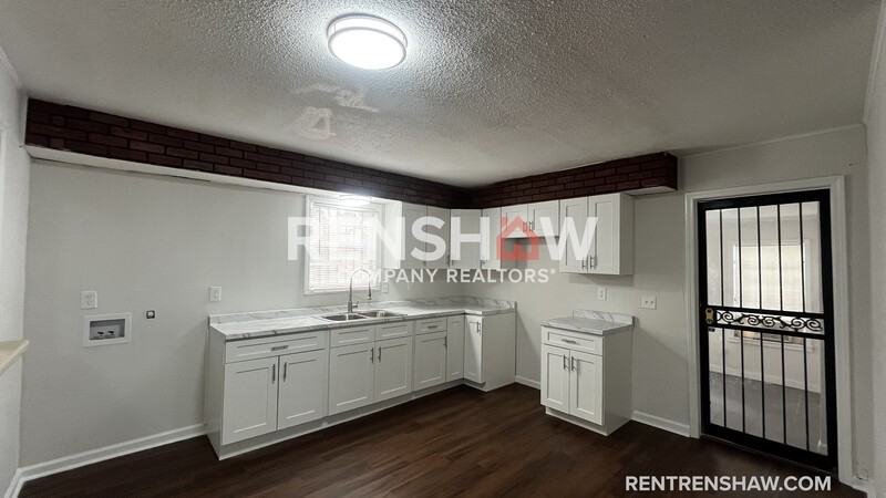 4454 Deerland St - Photo 7 of 19