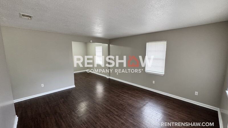 349 Navy Dr - Photo 2 of 13