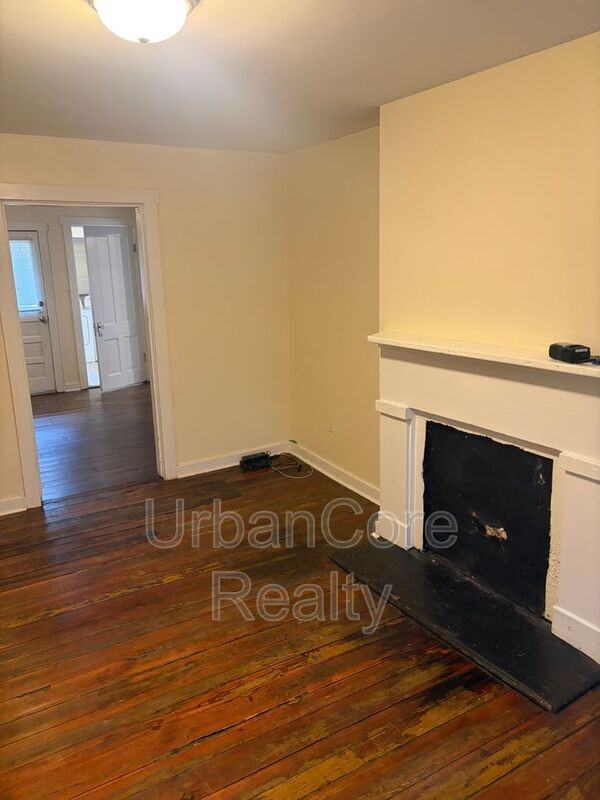 627 N 27th St #A - Photo 4 of 21