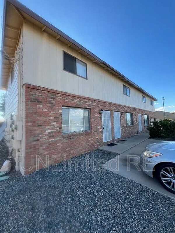 4400 N Robert Rd #3 - Photo 3 of 19