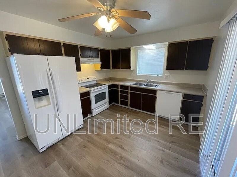4400 N Robert Rd #3 - Photo 4 of 19