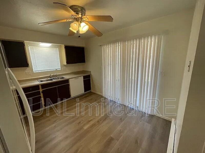 4400 N Robert Rd #3 - Photo 5 of 19