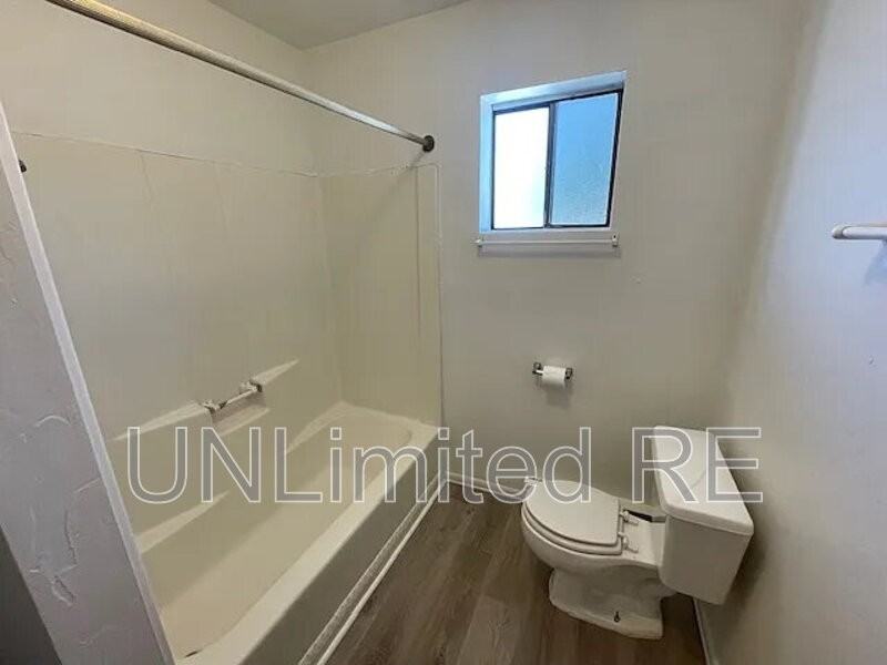 4400 N Robert Rd #3 - Photo 7 of 19