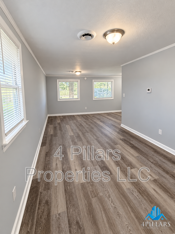 4030 Alexander Ave #1 - Photo 4 of 18