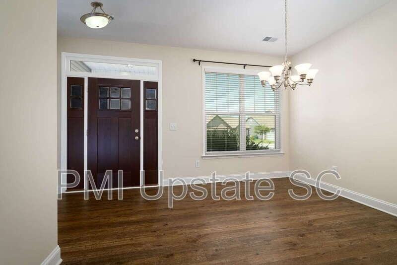 567 Chantry Ln - Photo 4 of 27
