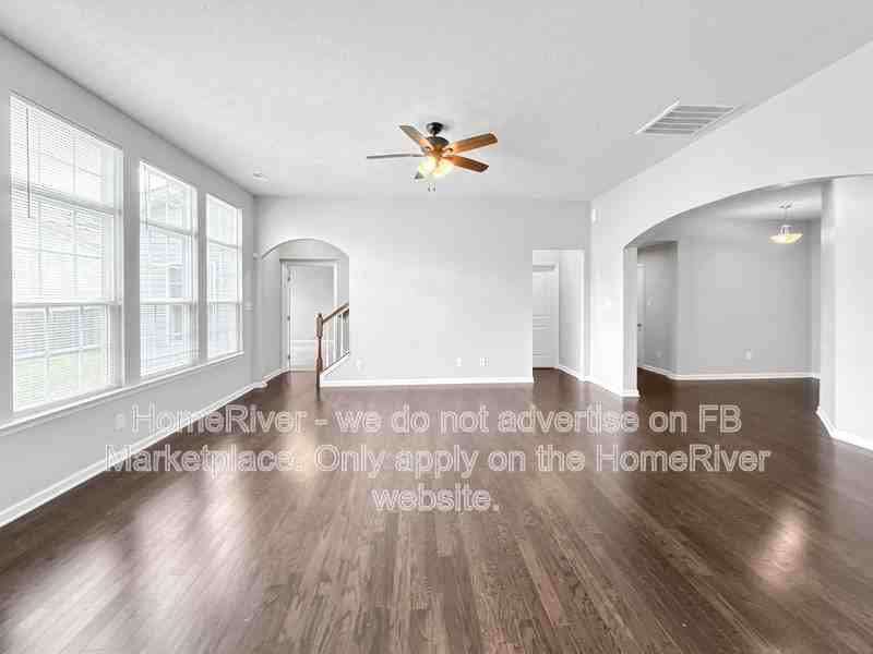 10439 Long Branch Dr - Photo 2 of 37