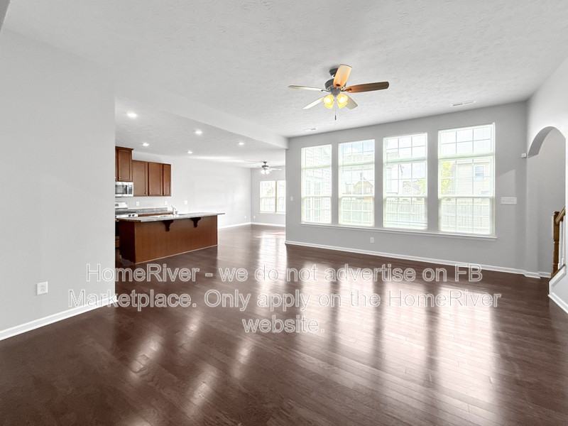 10439 Long Branch Dr - Photo 5 of 37