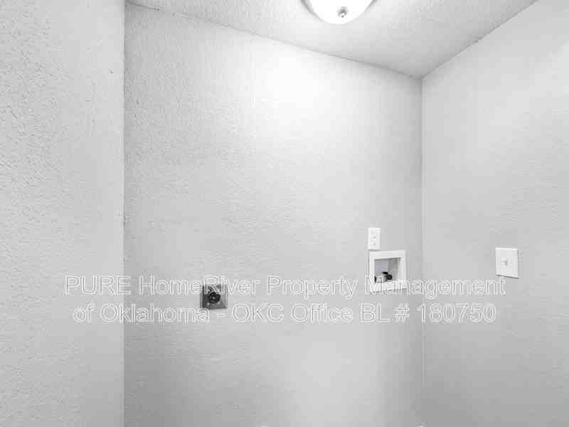 2113 Ne 9th St - Photo 5 of 22