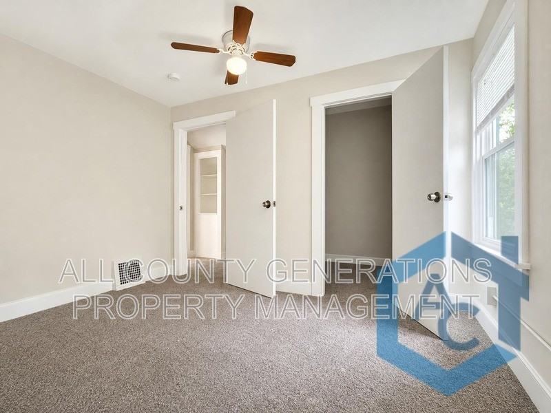 10800 Shale Ave - Photo 7 of 15