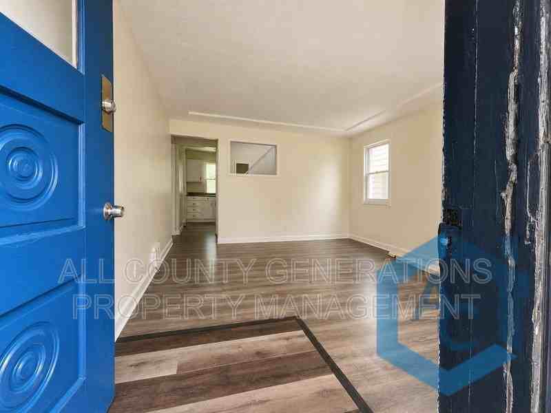 17601 Tarkington Ave - Photo 4 of 11