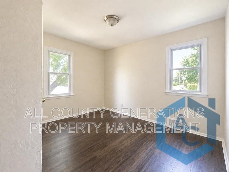 17601 Tarkington Ave - Photo 6 of 11