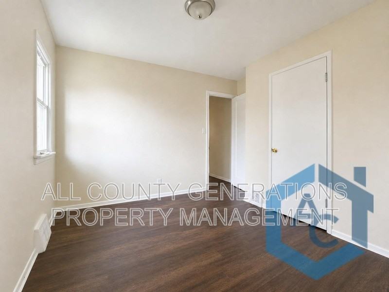 17601 Tarkington Ave - Photo 7 of 11