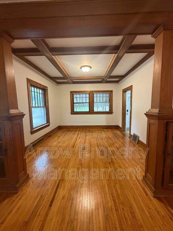 415 N 32nd St - Photo 2 of 30