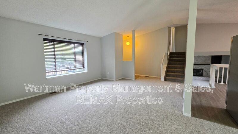 6371 Galway Dr - Photo 3 of 35