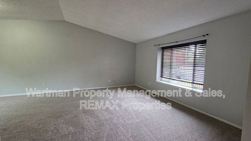 6371 Galway Dr - Photo 5 of 35