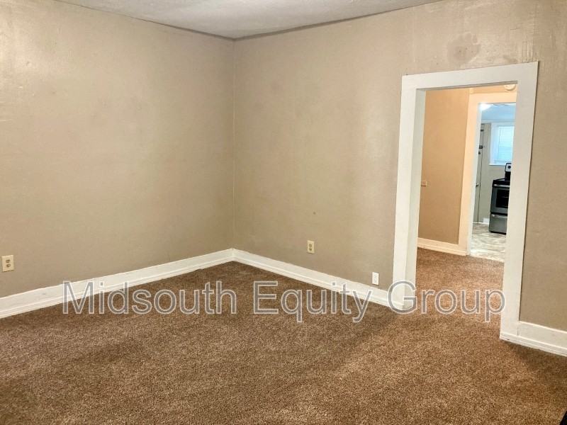 3022 Anderson St - Photo 4 of 22