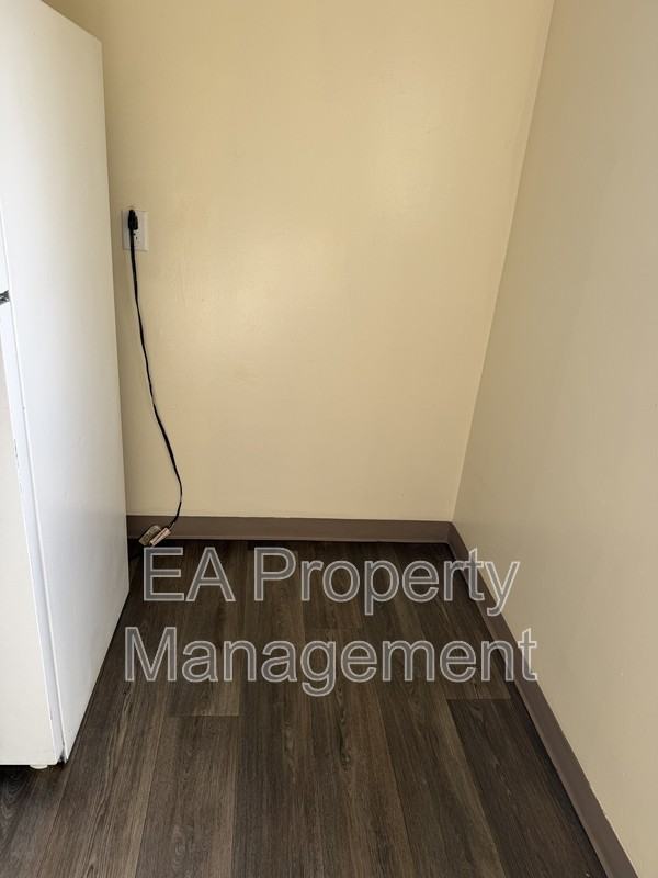 2121 Gold Ave Se #12 - Photo 7 of 13