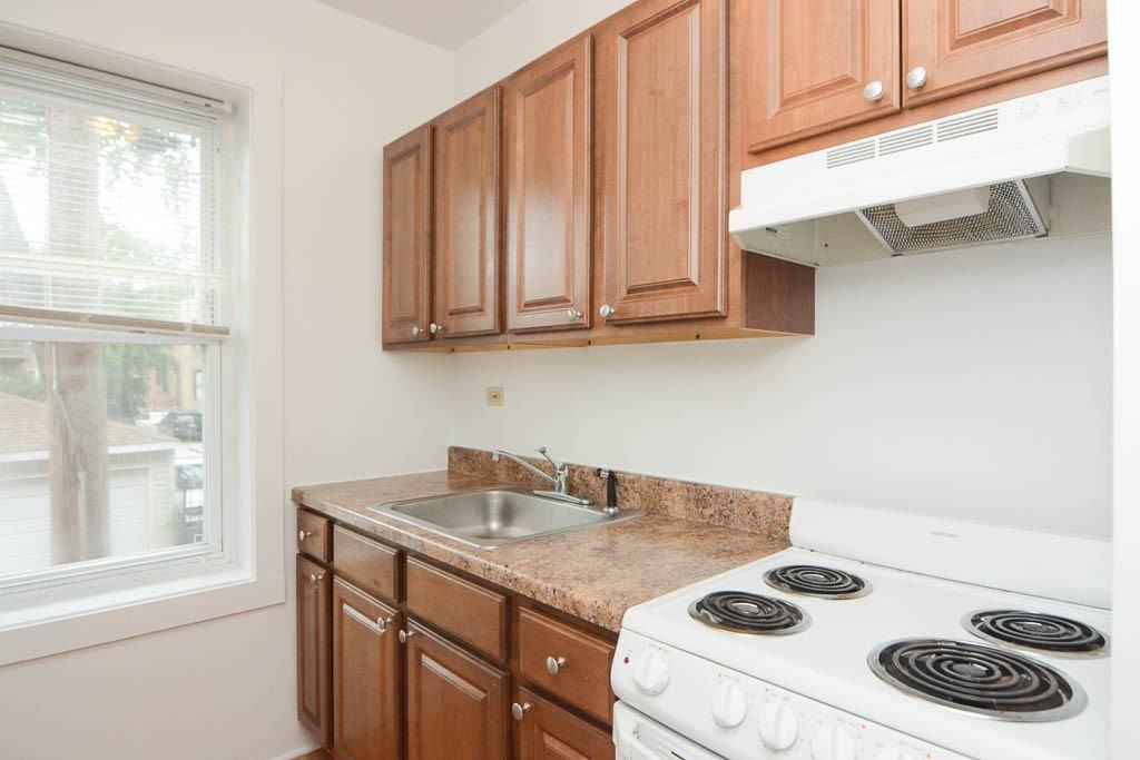 1850 N Humboldt Blvd #213 - Photo 3 of 16