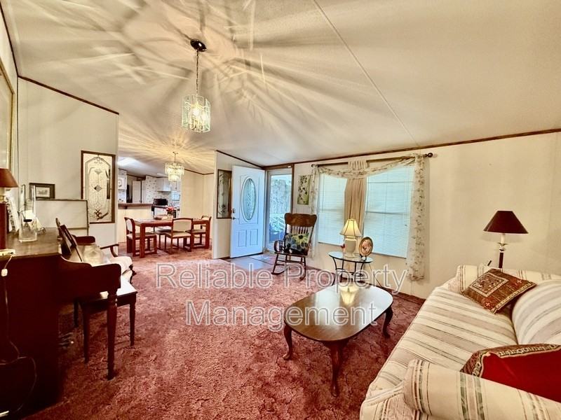1070 Lynch Rd - Photo 3 of 23