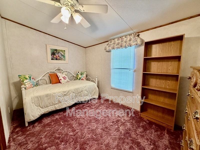 1070 Lynch Rd - Photo 6 of 23