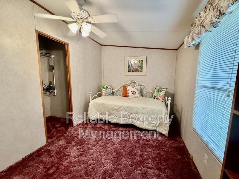 1070 Lynch Rd - Photo 7 of 23