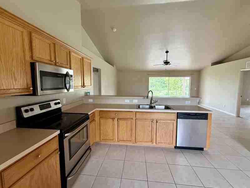 4129 Ne 19th Pl - Photo 6 of 17