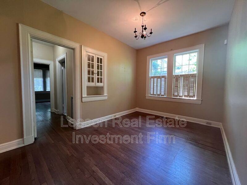 2409 Fairfield Ave - Photo 3 of 10