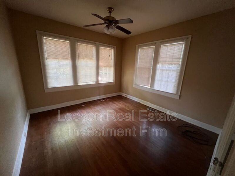 2409 Fairfield Ave - Photo 6 of 10