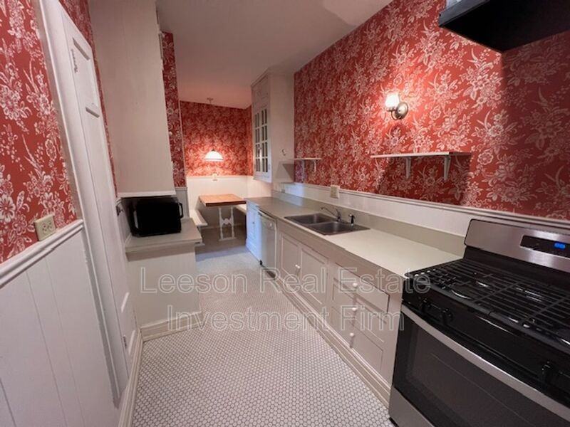 2409 Fairfield Ave - Photo 7 of 10